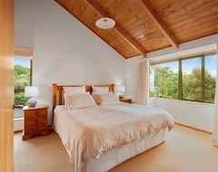 Entire House / Apartment Awanui Lodge Whakamoenga Point Holiday Home (Taupo, New Zealand)