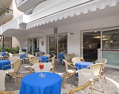 Hotel Adria B&B - Colazione Fino Alle 12 (Misano Adriatico, Italien)