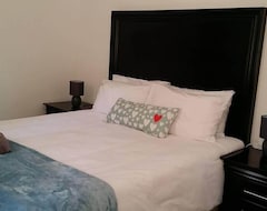 Bed & Breakfast Alicia's B&B (Roodepoort, South Africa)