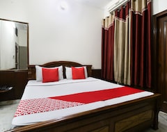 Khách sạn OYO 46852 Hotel Pal Regency (Rajula, Ấn Độ)