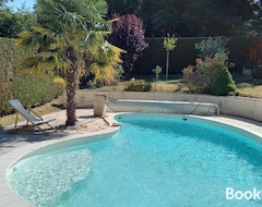 Toàn bộ căn nhà/căn hộ Spacieuse chambre, sdb privative et piscine chauffee (Oinville-sur-Montcient, Pháp)