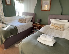 Koko talo/asunto 18th Century Cottage. Sleeps 6 In 3 Bedrooms With 2 Bathrooms. (Robin Hood's Bay, Iso-Britannia)