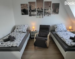 Toàn bộ căn nhà/căn hộ Panorama Business Apartment For 4 Self-check-in With Netflix (Weißenfels, Đức)