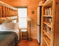 Casa/apartamento entero Luxurious Cabin Retreat Near Oglebay Park (Triadelphia, EE. UU.)
