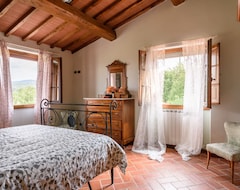 Hotel Private Villa With Hot Tub, Wifi, Private Pool, Tv, Patio, Washing Machine, Panoramic View, Parking (Cavriglia, Italija)