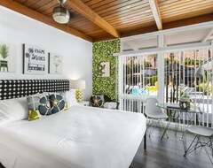 The Three Fifty Hotel, A Kirkwood Collection Hotel (Palm Springs, ABD)