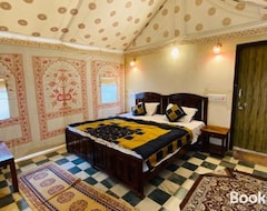 Khách sạn Deluxe Gujrat Hostel & Desert Camp (Jaisalmer, Ấn Độ)