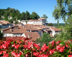Toàn bộ căn nhà/căn hộ Luxury Couples Gite Near Aubeterre Sur Dronne, South West France (Saint-Séverin, Pháp)