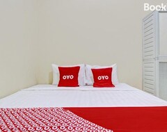 Hotel OYO 93208 Guest House Cemara 2 (Brebes, Indonezija)