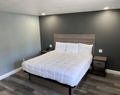 Hotel 2 Room Suite - Indoor Pool And Spa - Walk To The Boardwalk (Santa Cruz, USA)