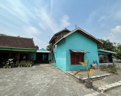 Hotelli Spot On 93621 Kost Bu Tutik Syariah (Malang, Indonesia)