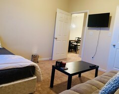 Entire House / Apartment All Occasion Retreat (Fayetteville, USA)