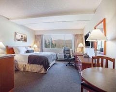 Hotel Super 8 by Wyndham Castlegar BC (Castlegar, Canada)