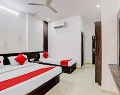 Hotel OYO 22867 Crystal Residency (New Delhi, Indija)