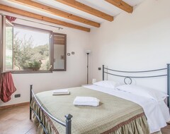 Toàn bộ căn nhà/căn hộ 5 Bedroom Accommodation In Graniti (me) (Graniti, Ý)