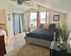 Cijela kuća/apartman Suite W/ Jacuzzi Tub & Queen Bed (Orangeville, Sjedinjene Američke Države)