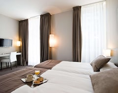 Hotelli Hotel Kyriad Orange Centre Ville - A7-A9 - 3 Etoiles - Hotel Des Princes - Provence Alpes Cote D'Azur - France (Orange, Ranska)