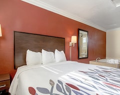 Hotelli Red Roof Inn & Suites Monterey (Monterey, Amerikan Yhdysvallat)