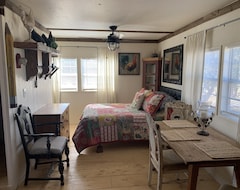 Entire House / Apartment Capitan Mountain Cabin (Capitan, USA)