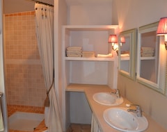 Cijela kuća/apartman Portes D'Uzes, Old Bed And Breakfast Charming Residence With Swimming Pool (Saint-Siffret, Francuska)