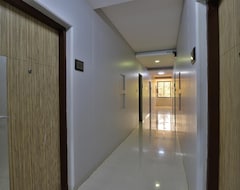 Oyo 40017 Hotel Excellency (Silvassa, Indija)