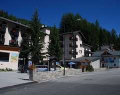 Khách sạn Andossi (Madesimo, Ý)