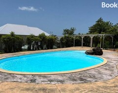 Toàn bộ căn nhà/căn hộ Zabana Lodge, Dans Un Jardin Tropical Avec Piscine (Saint-Claude, French Antilles)