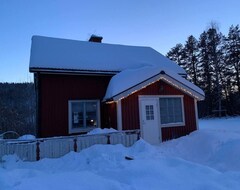 Casa/apartamento entero Cozy Swedish House With Fireplace & Big Garden (Ramsele, Suecia)