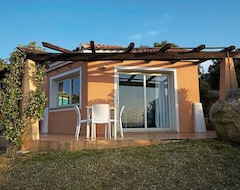 Lu Nibareddu Aparthotel (San Teodoro, İtalya)