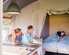 Toàn bộ căn nhà/căn hộ Nice Tent Lodge On A Campsite On A Recreational Lake, At 11 Km. Of Drachten (Drachten, Hà Lan)