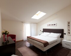 Khách sạn Residenza Le Torri (Bardolino, Ý)