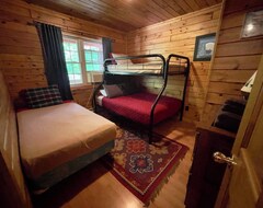 Entire House / Apartment Secluded Log Cabin In Manistee Nat'L Forest With Access To Lake Michigan Viewing (Manistee, USA)