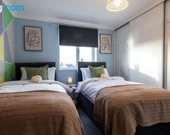 Cijela kuća/apartman Relaxing - 2 Bedroom Flat With Parking (Reading, Ujedinjeno Kraljevstvo)