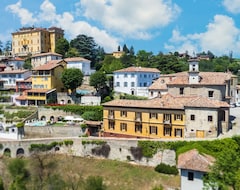 Resort/Odmaralište Relais Villa del Borgo (Canelli, Italija)