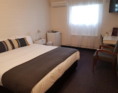 Khách sạn Morphett Arms Hotel (Adelaide, Úc)