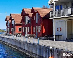 Cijela kuća/apartman Stunning Home In Sjernaroy W/ Jacuzzi, Wifi And 5 Bedrooms (Finnøy, Norveška)