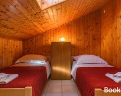 Khách sạn Accommodation Mamut (Trogir, Croatia)