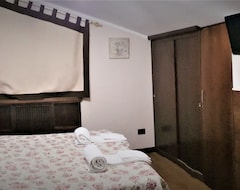 Bed & Breakfast Glamour Bed And Breakfast (Taverna, Italien)