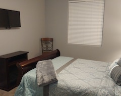Entire House / Apartment Brand New Fully Furnished And Equipped $2,000 Month (Pinetop-Lakeside, USA)
