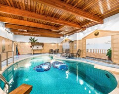 Cijela kuća/apartman Duluth/superior Escape! Sleeps 26-indoor Pool-sauna-game Room-3 Master Suites (Superior, Sjedinjene Američke Države)