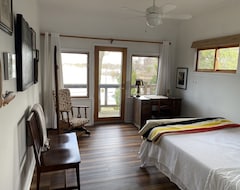 Casa/apartamento entero Lake Beulah: Newer Classic Summer Cottage (Mukwonago, EE. UU.)