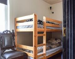 Toàn bộ căn nhà/căn hộ 4 Bedroom Accommodation In Kvinlog (Kvinesdal, Na Uy)