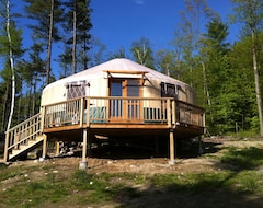 Hele huset/lejligheden An Adventure Of A Lifetime - Modern Adirondack Yurt/cabin On 15 Acres (Elizabethtown, USA)