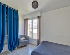 Casa/apartamento entero T2 Tout équipé (wifi) En Plein Centre Ville, Au Calme Pour 4 Personnes (Royan, Francia)