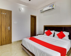 Khách sạn Oyo Flagship 81470 Annu Residency (Aligarh, Ấn Độ)