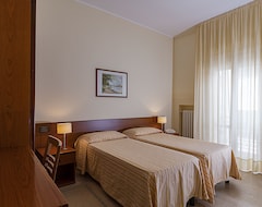 Khách sạn Il Nocchiero City Hotel (Soverato, Ý)