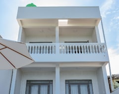 Khách sạn Homestay Mien Trung Beach House Phu Quoc (Dương Đông, Việt Nam)