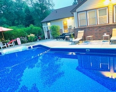 Toàn bộ căn nhà/căn hộ A Mystic Dreamscape With Pool & Mins To Downtown (Groton, Hoa Kỳ)