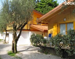 Otel Cottage Heliopolis 89 (Manerba del Garda, İtalya)