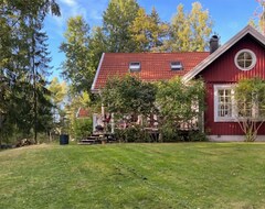Toàn bộ căn nhà/căn hộ 5 Bedroom Accommodation In Ljusterö (Ljusterö, Thụy Điển)